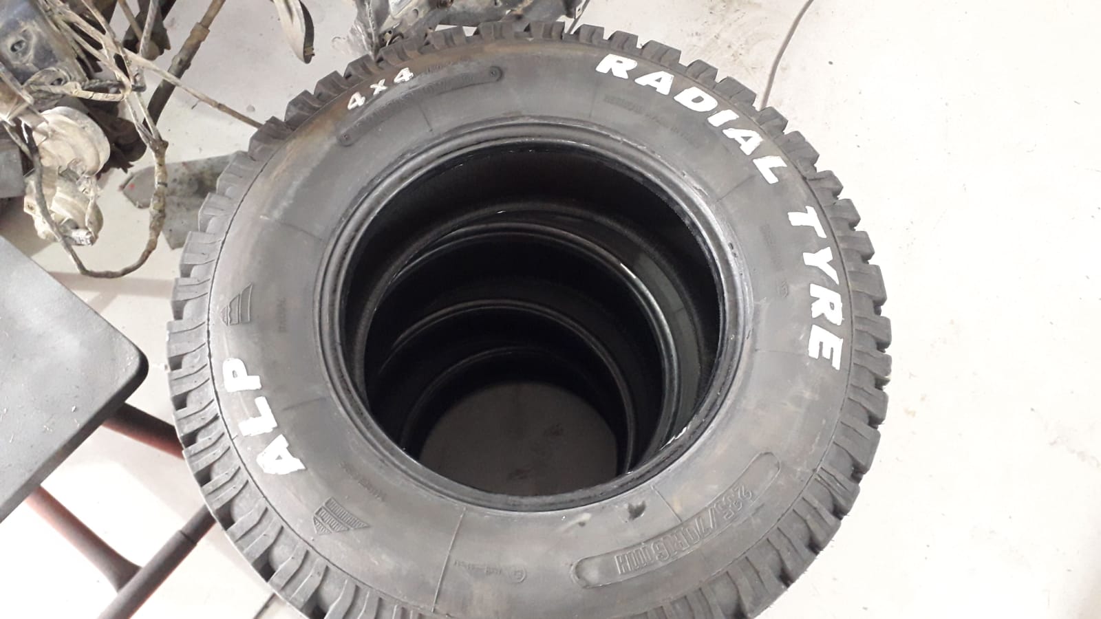 Custom Garage Pneumatici Ricostruiti ALP Radial Tyre AT